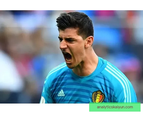 库尔图瓦比利时国家队前景：主力门将位置稳固，状态回暖备受期待